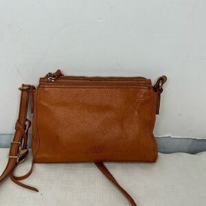 Margot Jules Double Pocket Crossbody Bag In Whiskey